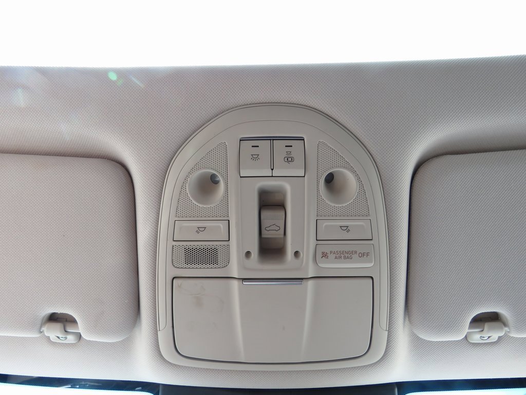 Used 2022 Genesis G70 2.0T w/ Prestige Package image 28