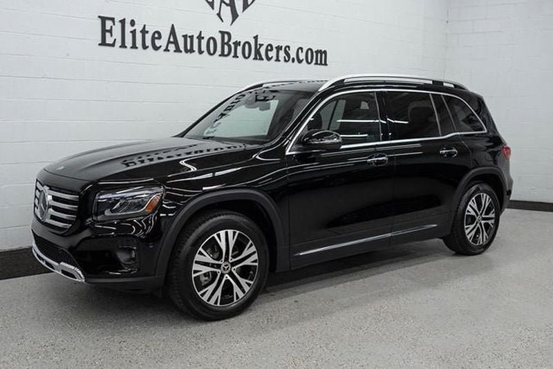 Used 2024 Mercedes-Benz GLB 250 4MATIC w/ Driver Assistance Package image 41