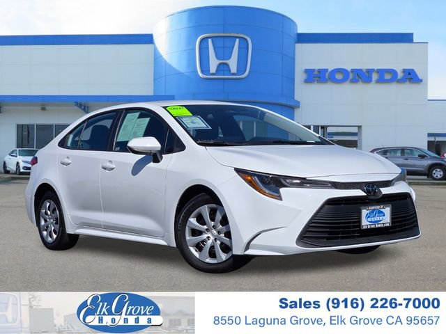 Used 2025 Toyota Corolla LE FWD image 1