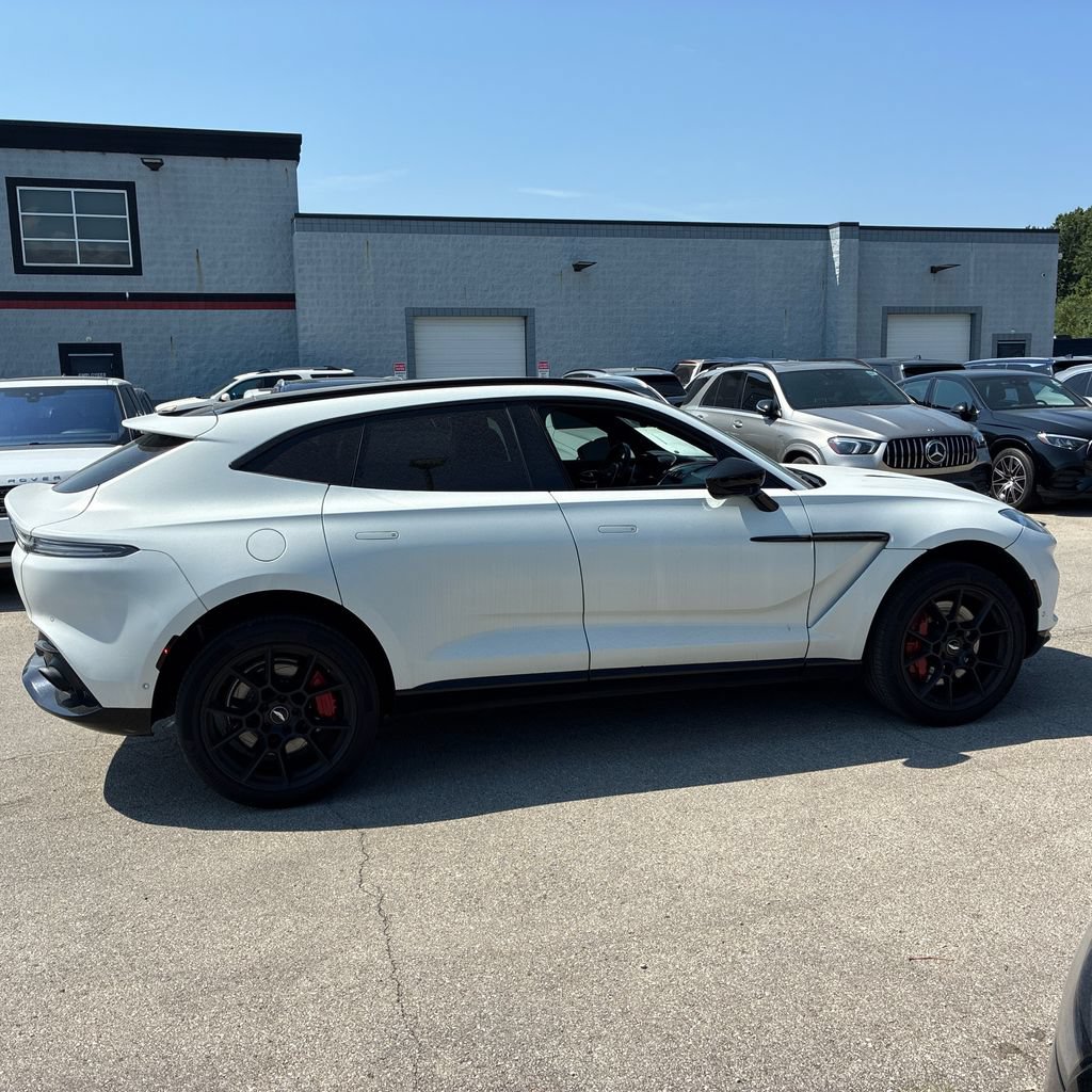 Used 2021 Aston Martin DBX AWD/4WD image 7