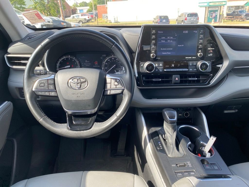 Used 2021 Toyota Highlander XLE image 13