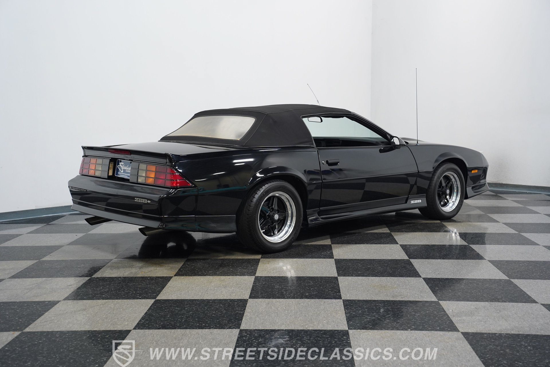 Used 1991 Chevrolet Camaro Z28 RWD image 14