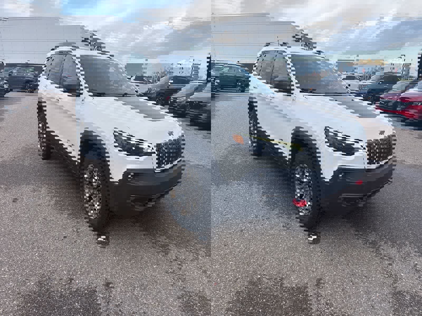 Used 2019 Jeep Cherokee Trailhawk w/ Cold Weather Group image 3