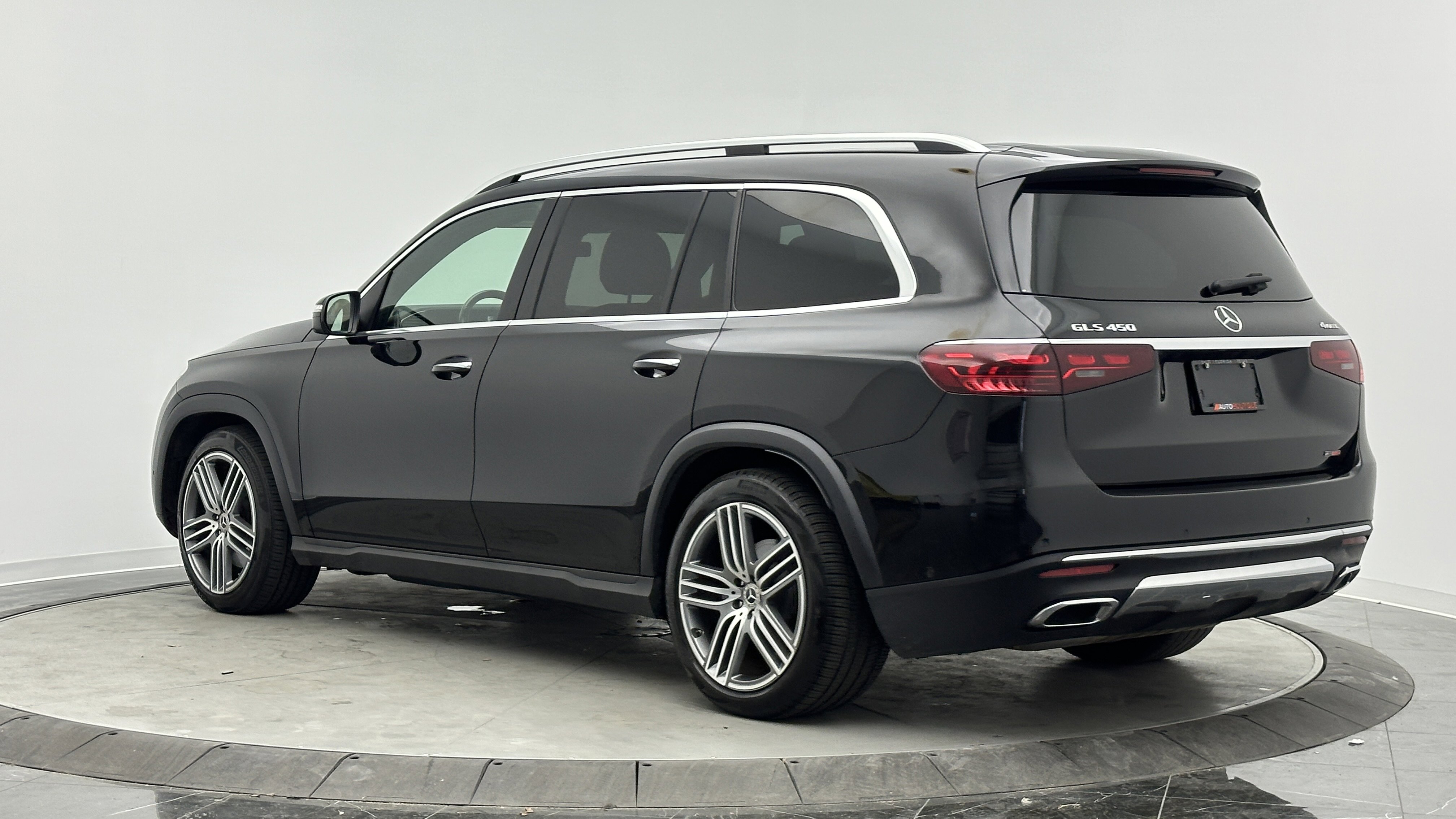Used 2024 Mercedes-Benz GLS 450 4MATIC image 8