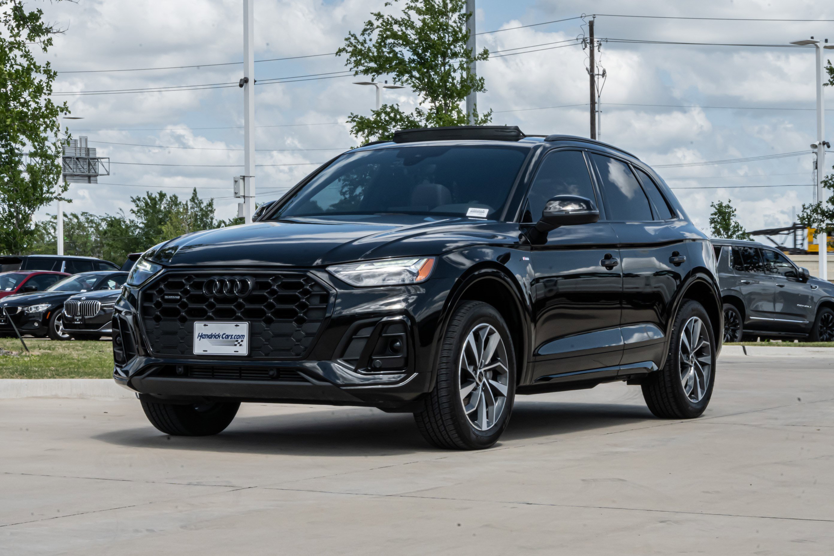 Used 2024 Audi Q5 2.0T Premium w/ Summer of Audi Package image 5