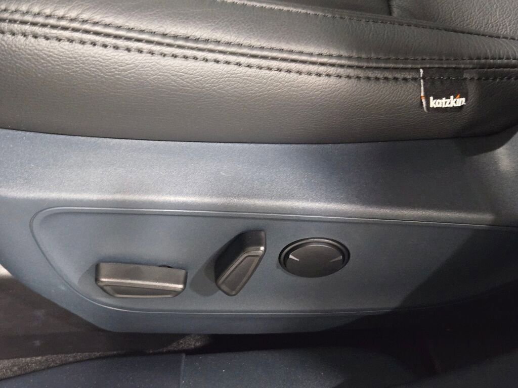 New 2025 Ford Maverick XLT w/ XLT Luxury Package image 21