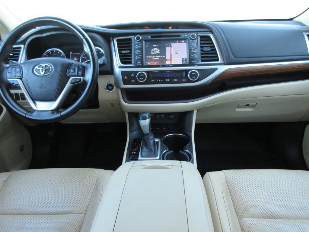 Used 2017 Toyota Highlander Limited image 15