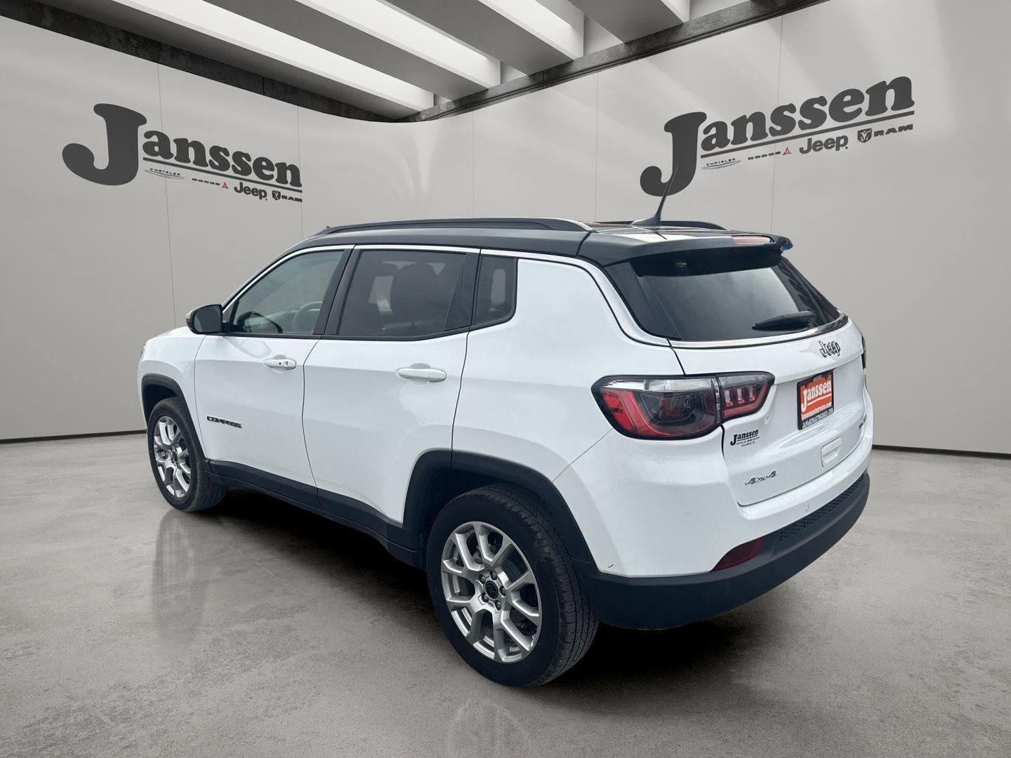 Used 2025 Jeep Compass Limited image 2