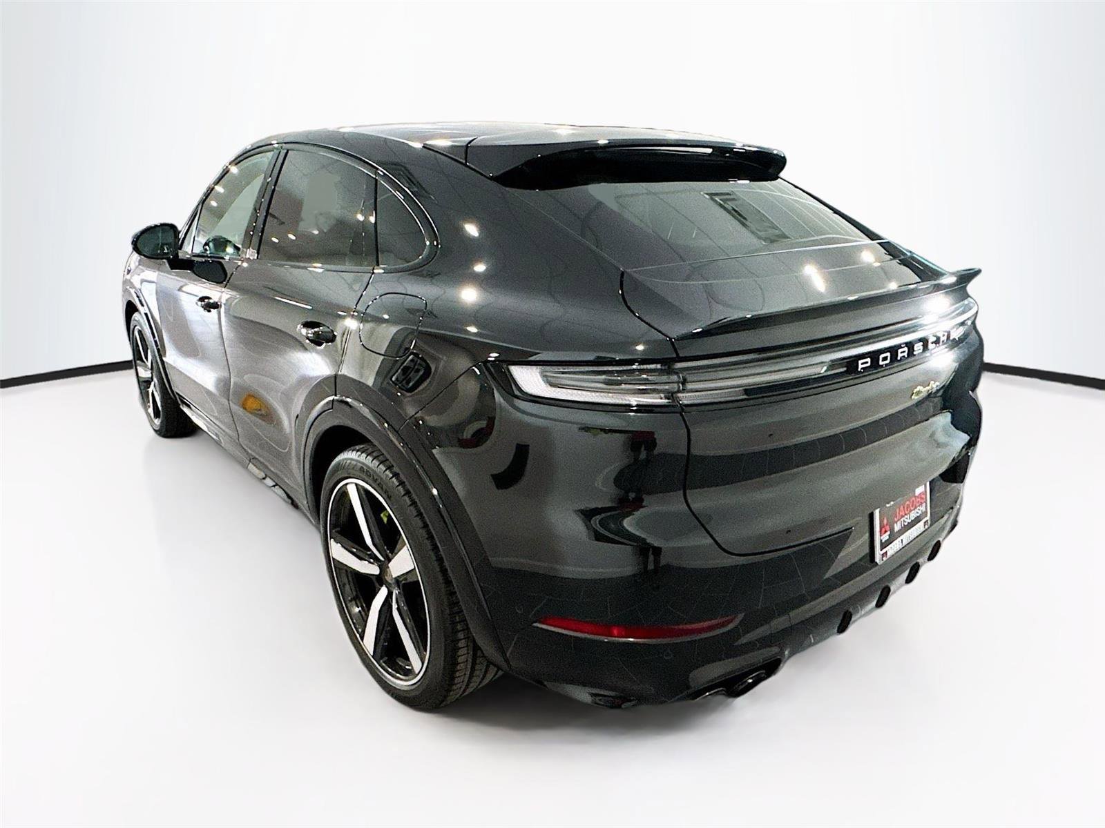 Used 2025 Porsche Cayenne Turbo image 32