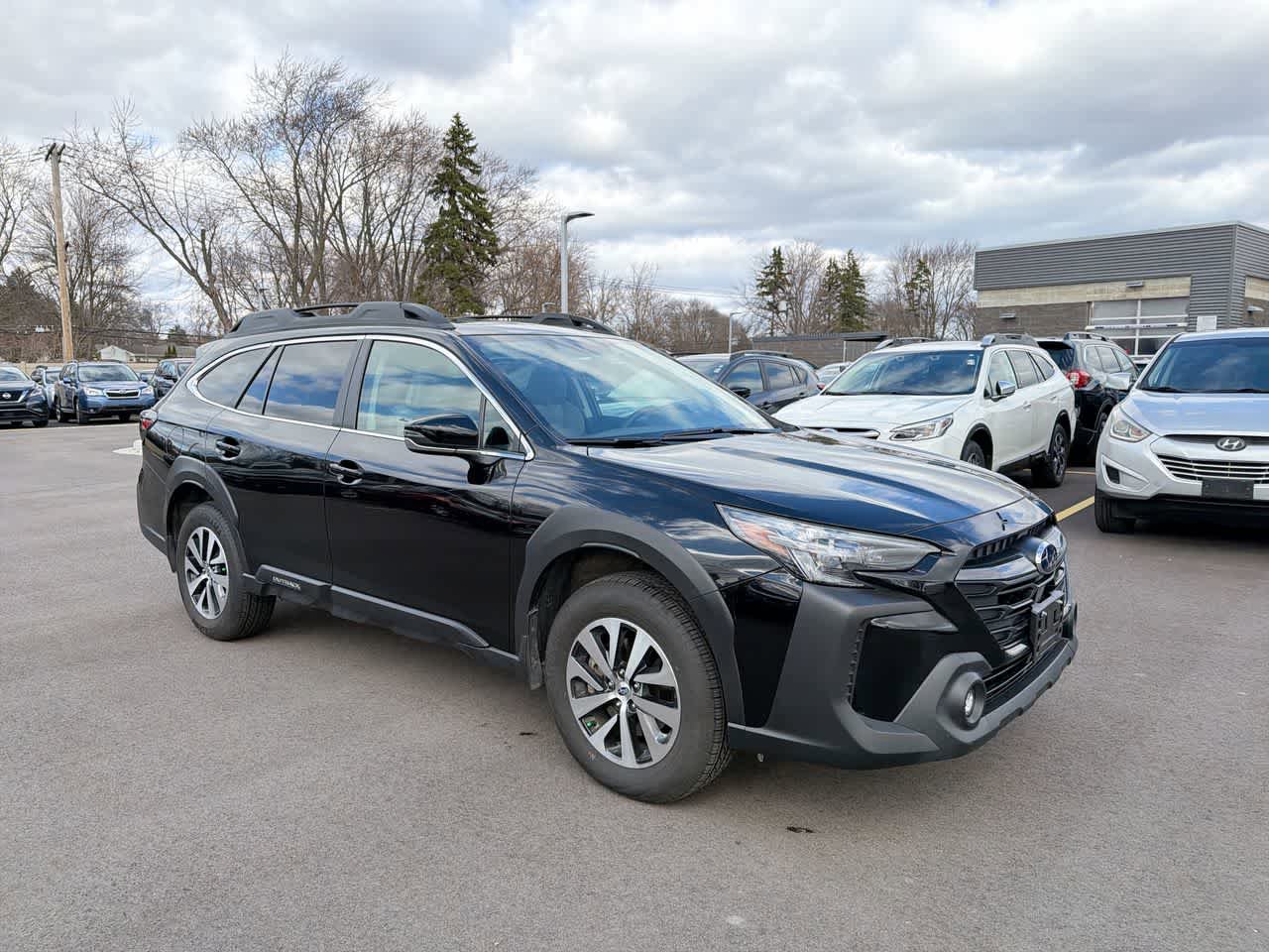 Used 2025 Subaru Outback Premium image 15