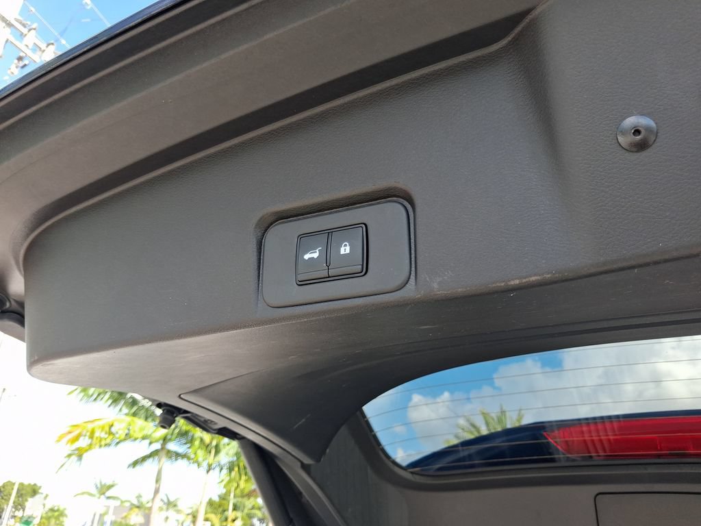 Used 2026 Nissan Rogue SV FWD image 14