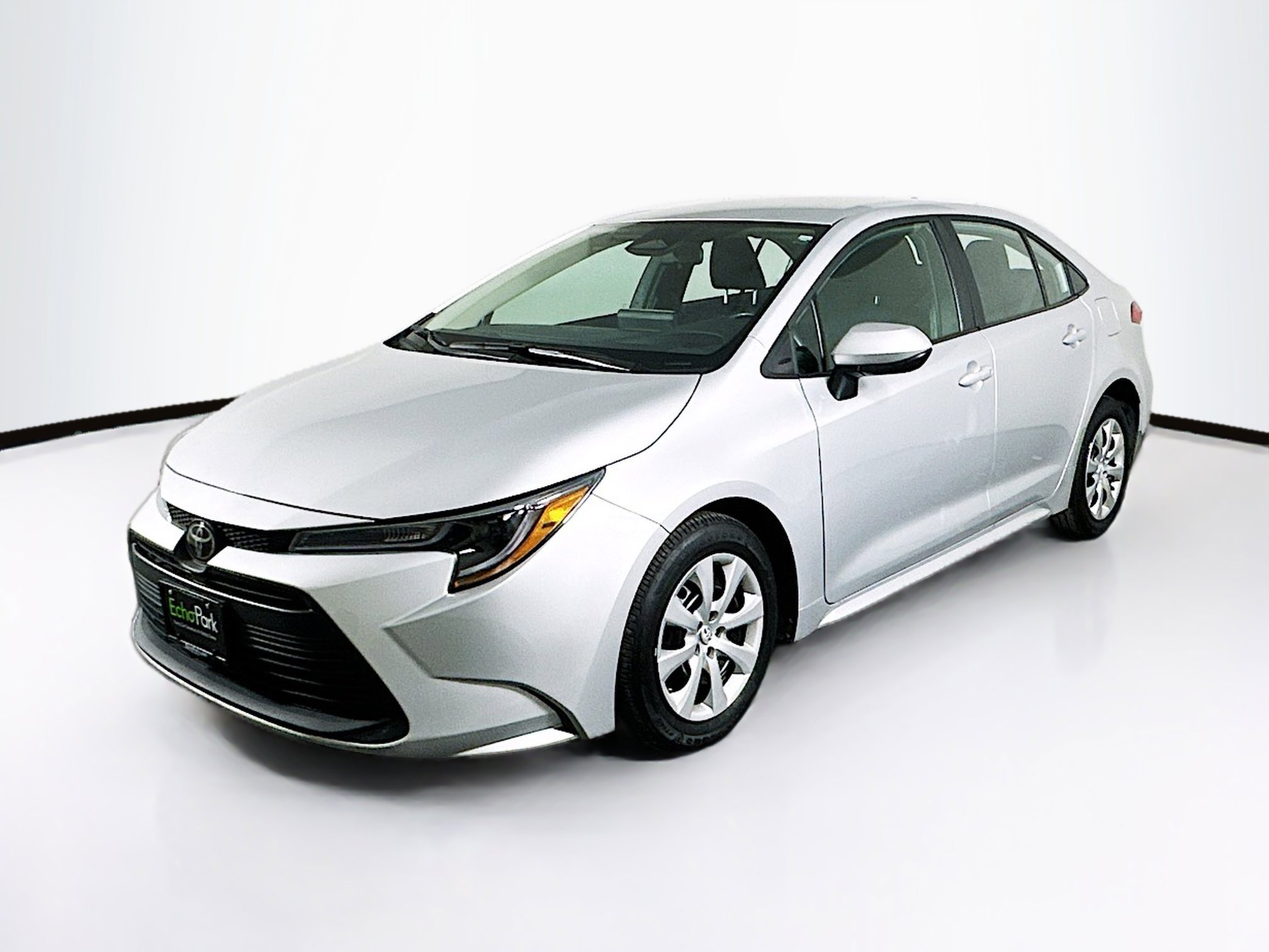 Used 2025 Toyota Corolla LE image 3