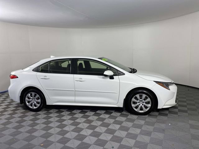Used 2022 Toyota Corolla LE FWD image 10