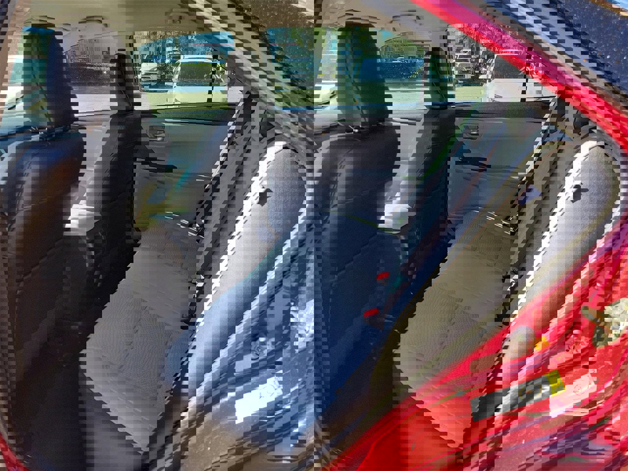 Used 2017 Toyota Camry SE image 10