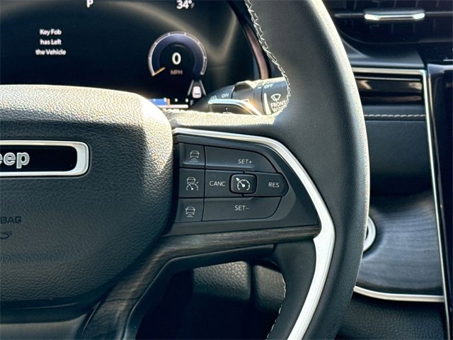 Used 2023 Jeep Grand Cherokee Limited w/ Luxury Tech Group II image 27
