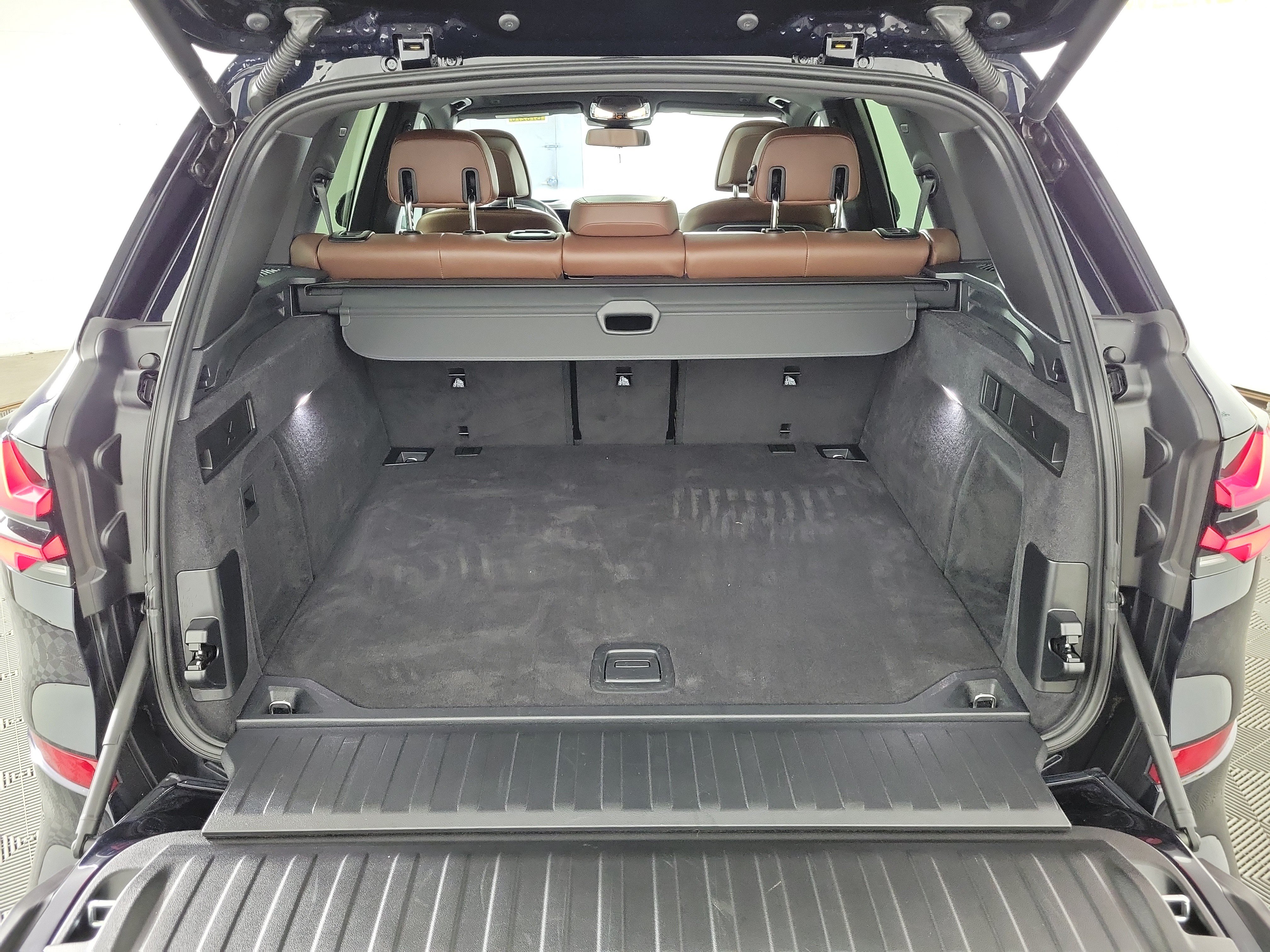 Used 2024 BMW X5 xDrive40i w/ M Sport Package AWD/4WD image 25