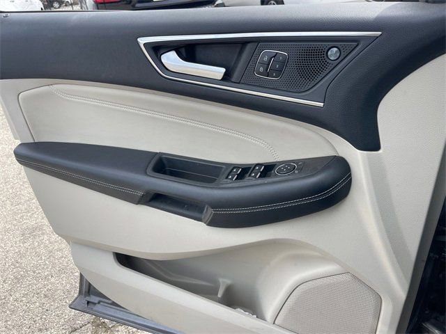 Used 2022 Ford Edge Titanium image 20