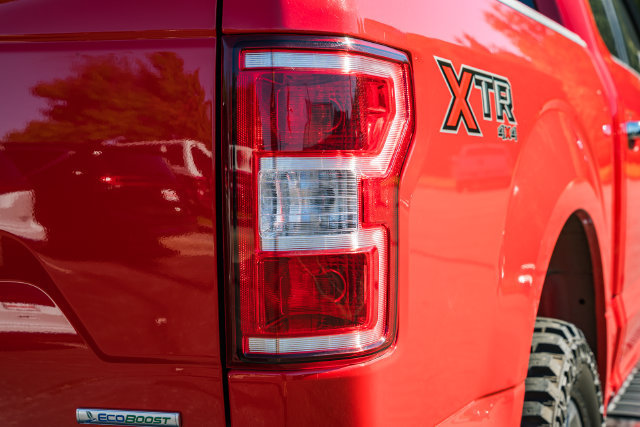 Used 2018 Ford F150 XLT w/ Equipment Group 302A Luxury AWD/4WD image 8