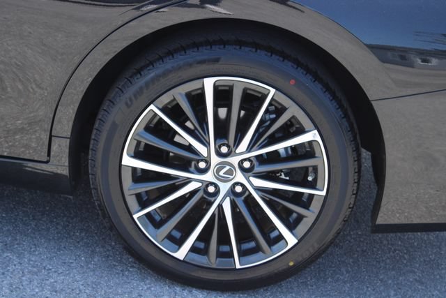 Used 2025 Lexus ES 300h w/ Premium Package FWD image 7