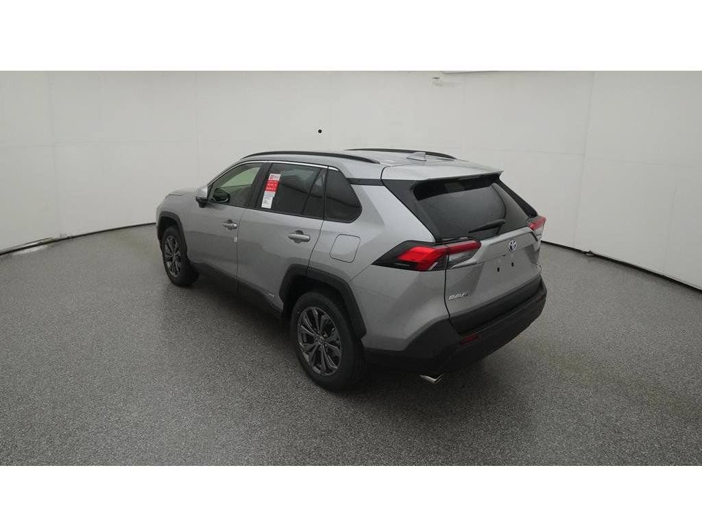 Used 2023 Toyota RAV4 XLE Premium AWD/4WD image 6