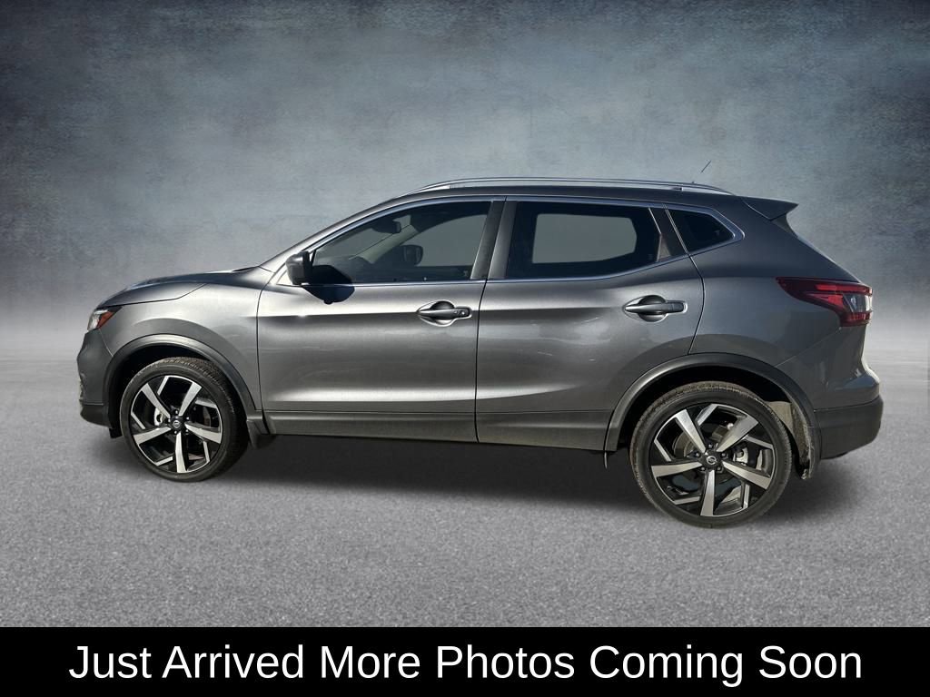 Used 2022 Nissan Rogue Sport SL w/ Premium Package image 3
