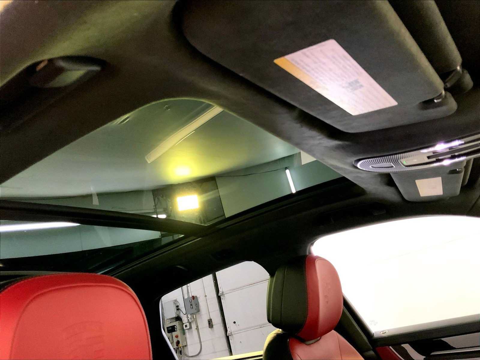Certified 2025 Porsche Cayenne Turbo AWD/4WD image 20