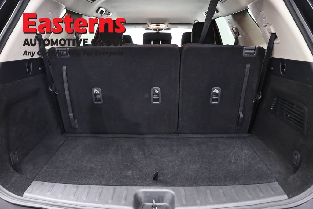 Used 2025 Nissan Pathfinder SV FWD image 9