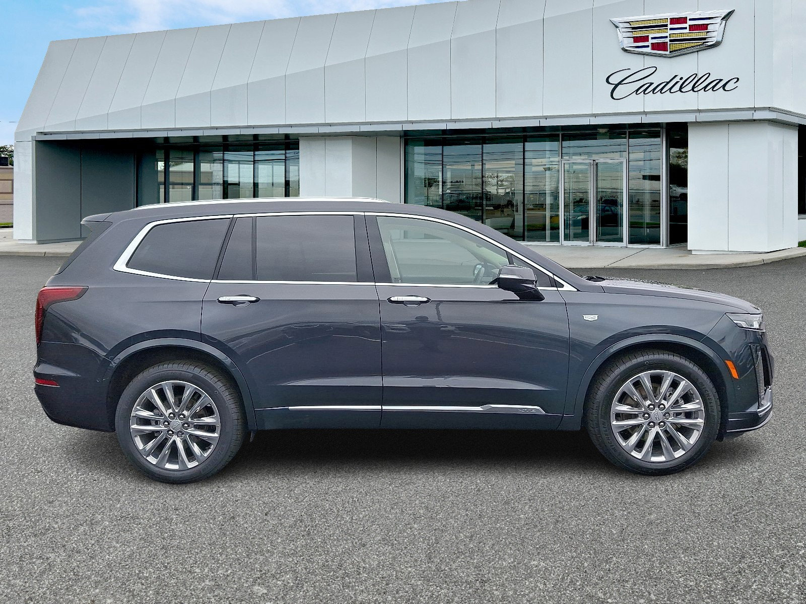 Certified 2023 Cadillac XT6 Premium Luxury w/ Technology Package image 6
