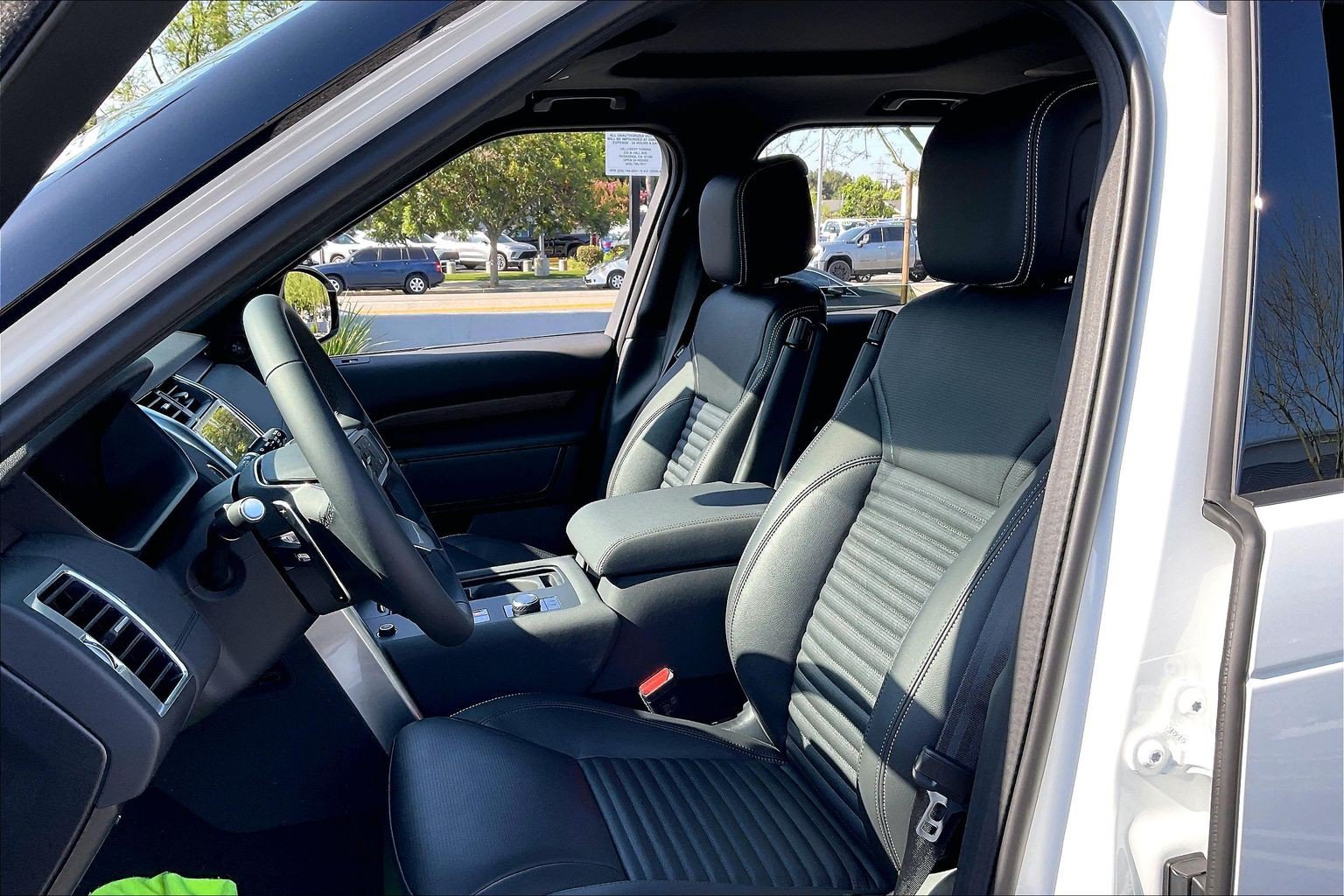 New 2026 Land Rover Discovery S AWD/4WD image 16