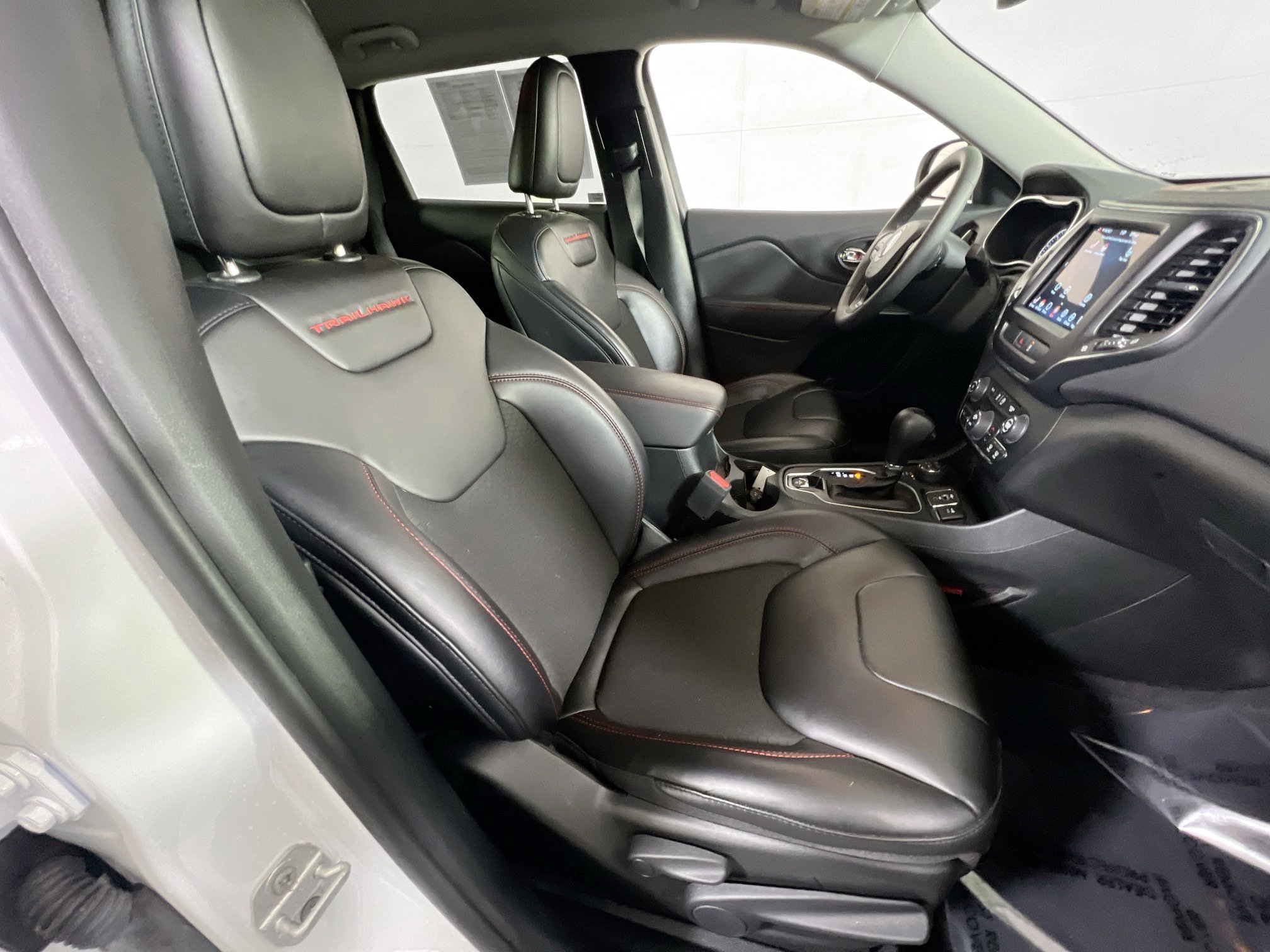 Used 2022 Jeep Cherokee Trailhawk w/ Technology Group B image 26