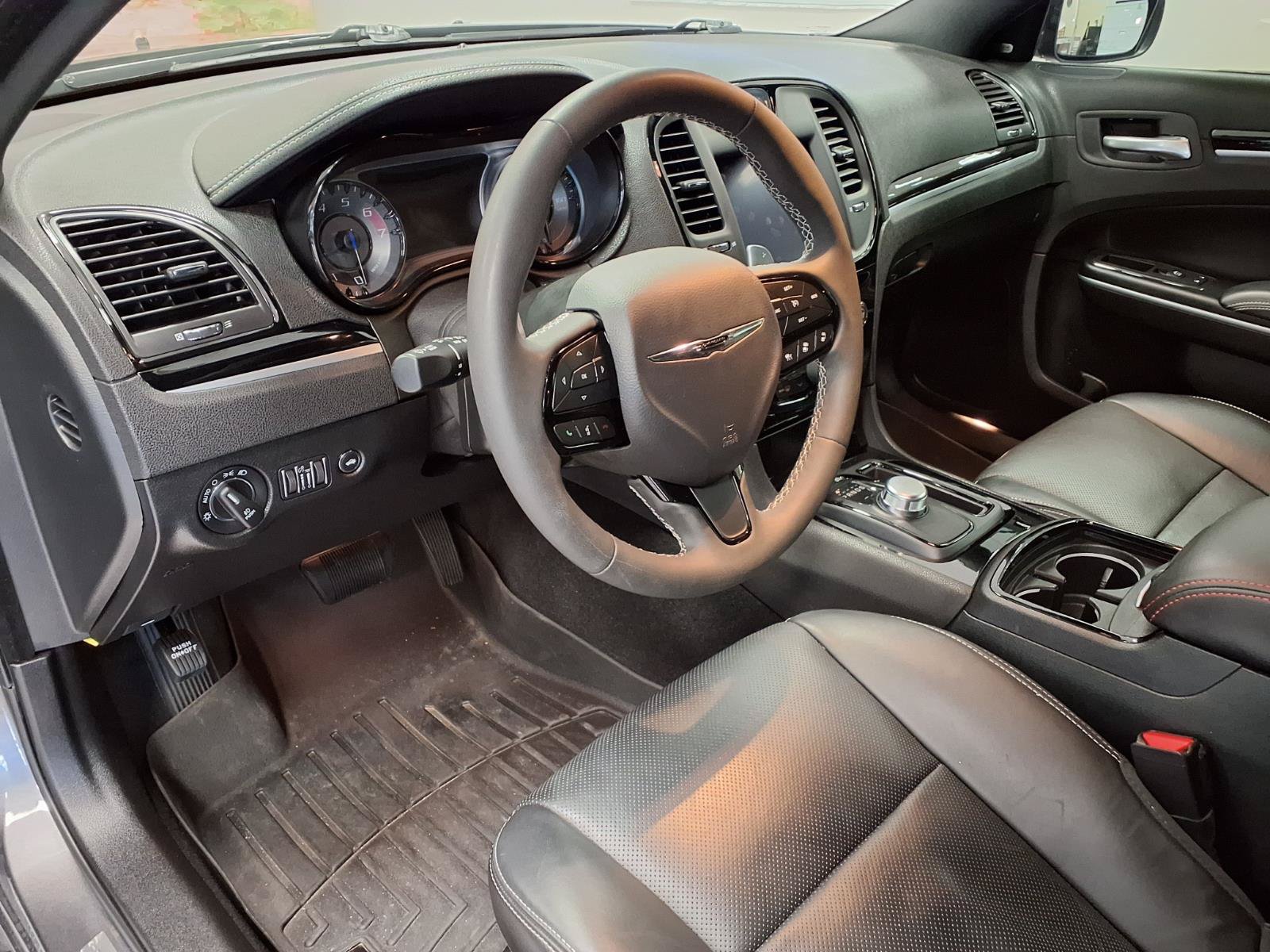 Used 2023 Chrysler 300 S w/ Comfort Group RWD image 20