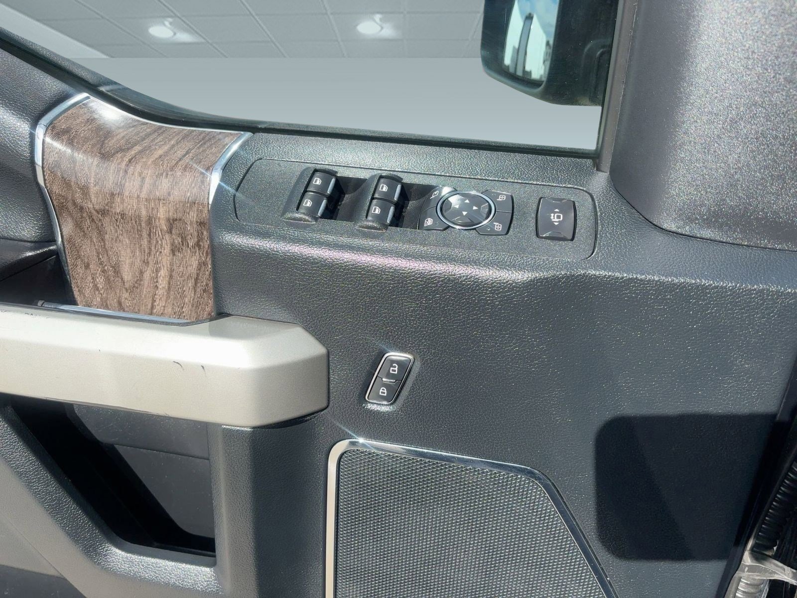 Used 2018 Ford F250 Lariat image 13