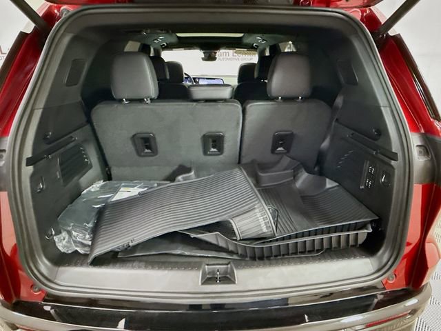 Used 2025 Chevrolet Traverse High Country image 30