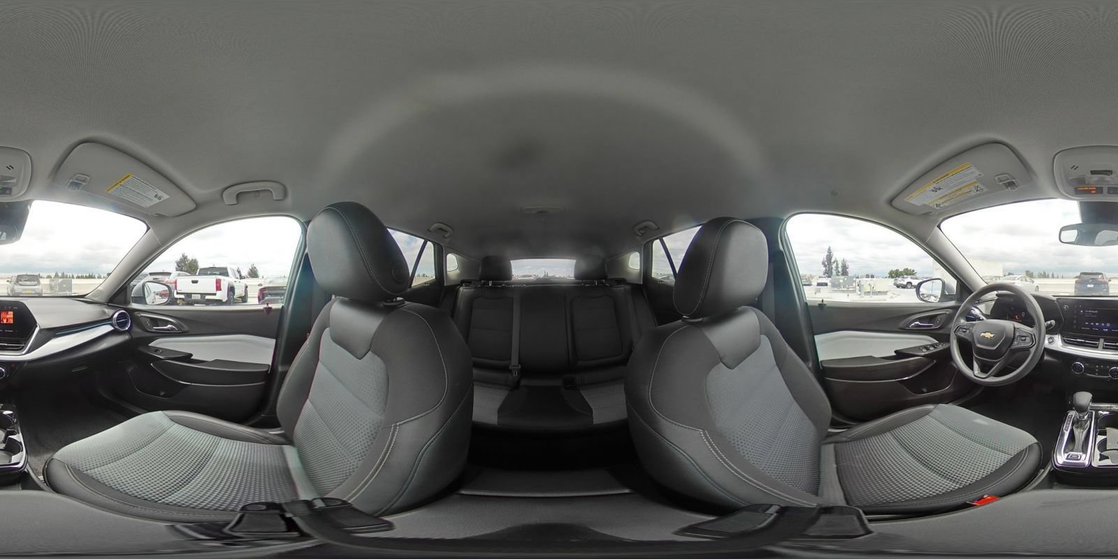 Used 2025 Chevrolet Trax LT FWD image 40