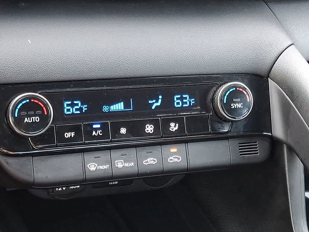 Certified 2025 Hyundai Elantra Sport image 14