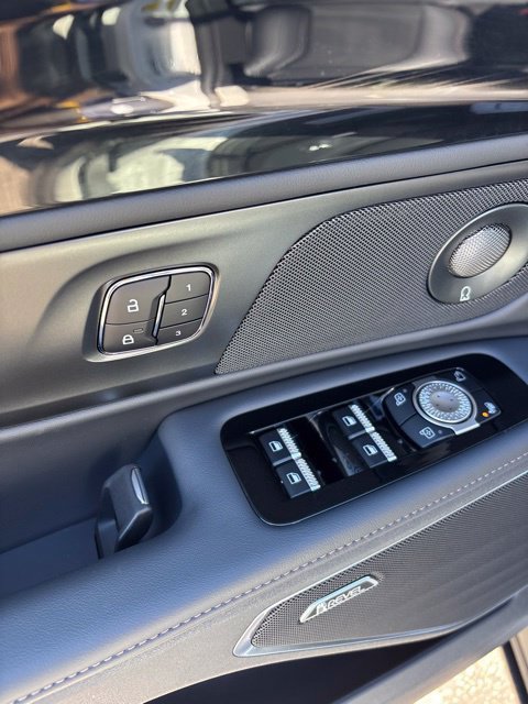 New 2026 Lincoln Nautilus Reserve w/ Jet Appearance Package AWD/4WD image 13