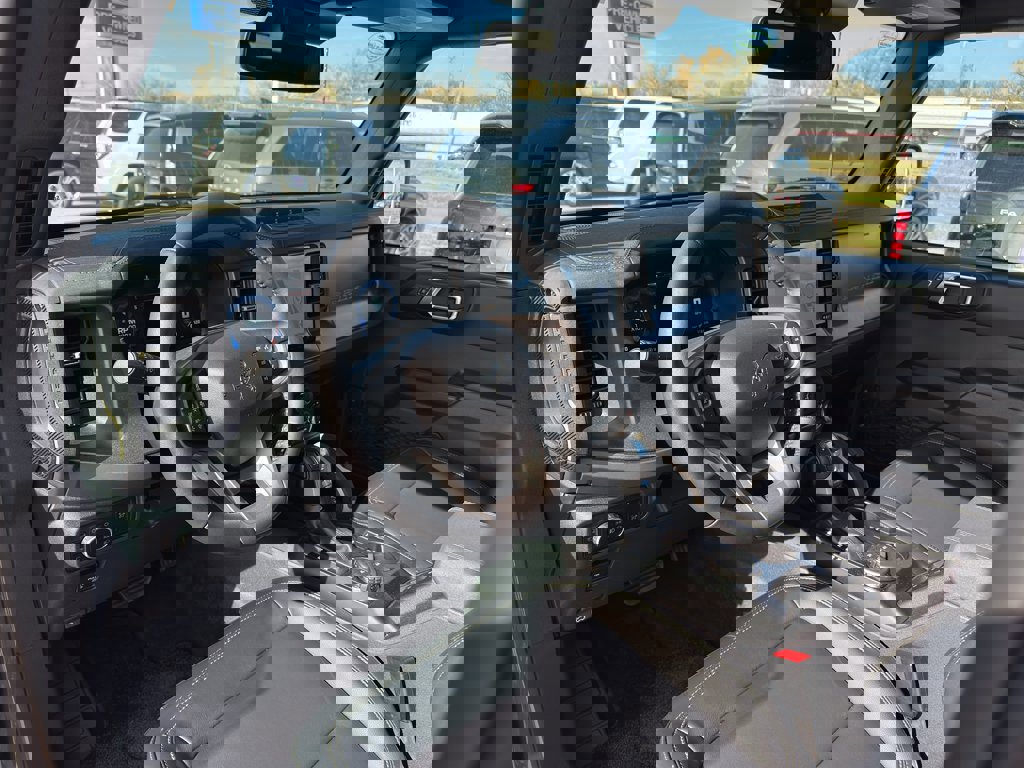 New 2025 Ford Bronco Badlands image 11