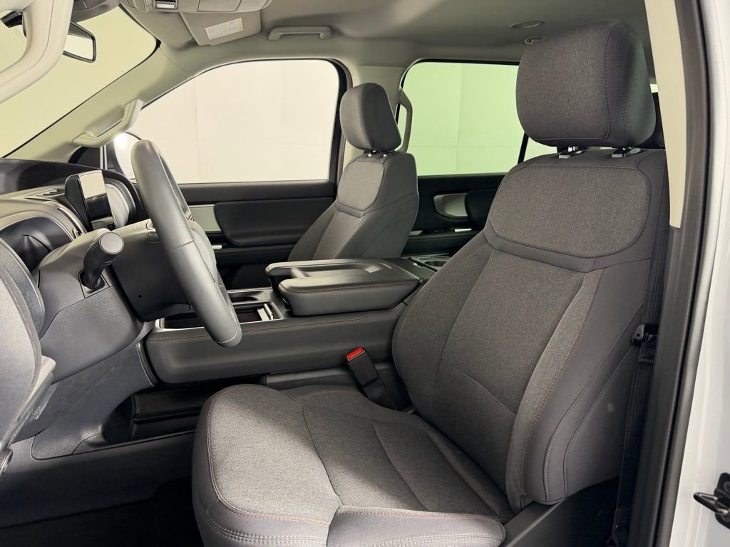 Used 2025 Ford Expedition Active image 21