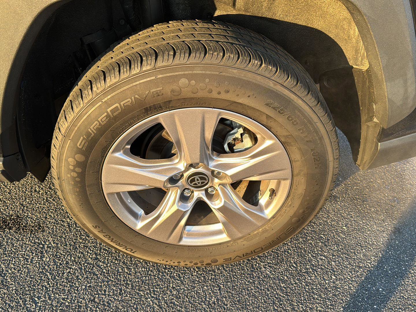 Certified 2023 Toyota RAV4 XLE FWD image 31