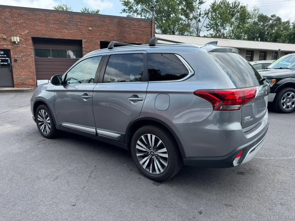 Used 2020 Mitsubishi Outlander SE AWD/4WD image 7