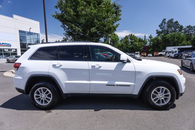 Used 2020 Jeep Grand Cherokee Laredo AWD/4WD image 8