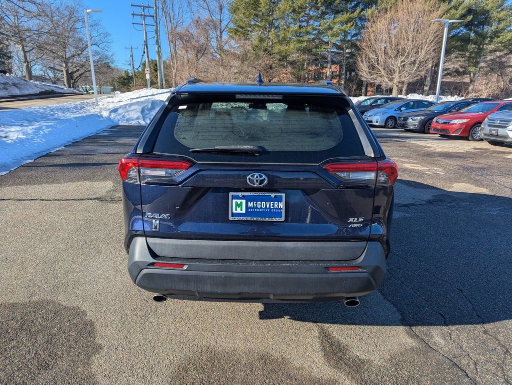 Used 2021 Toyota RAV4 XLE image 4