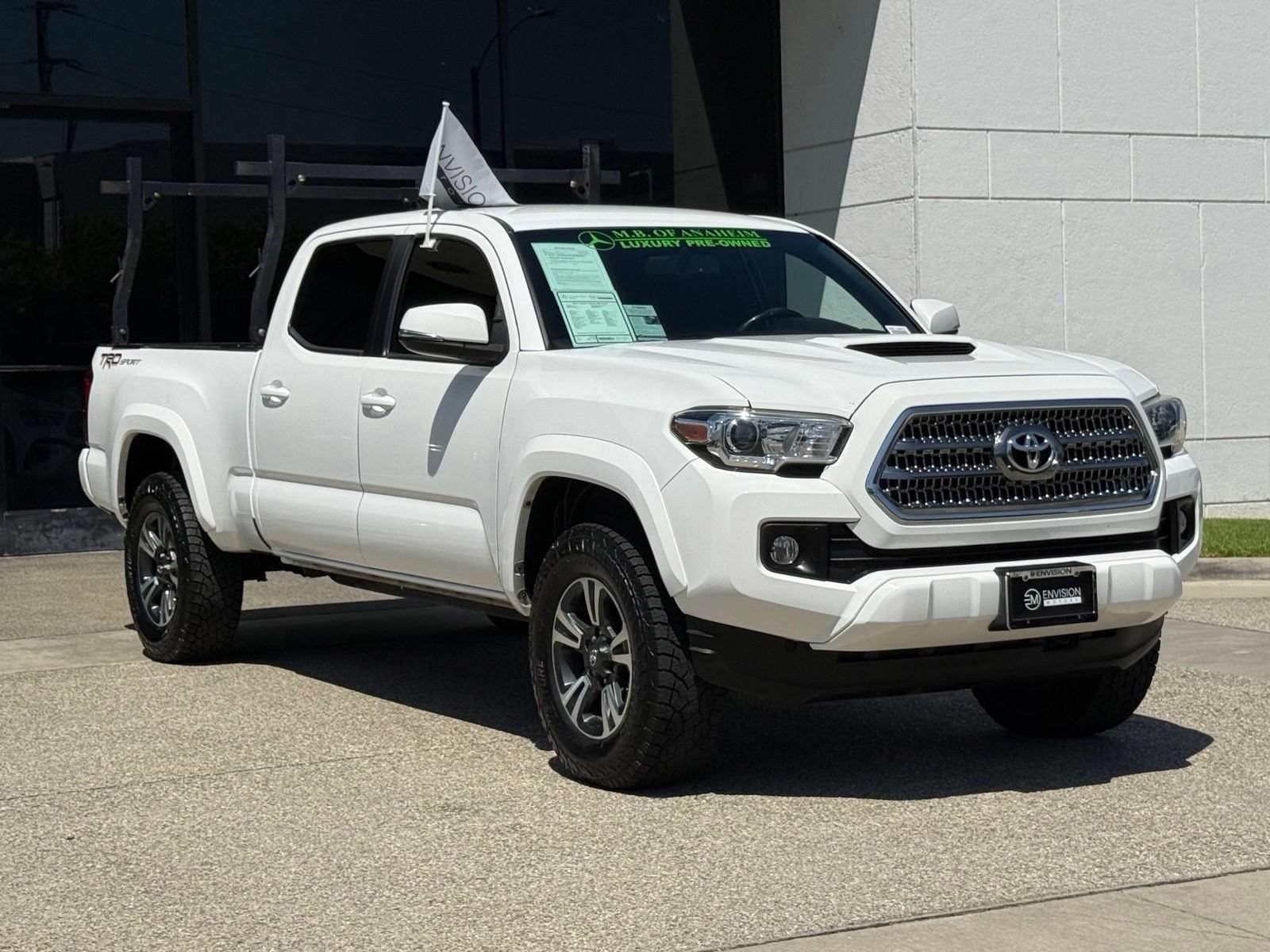 Used 2017 Toyota Tacoma TRD Sport w/ Tow Package RWD image 8