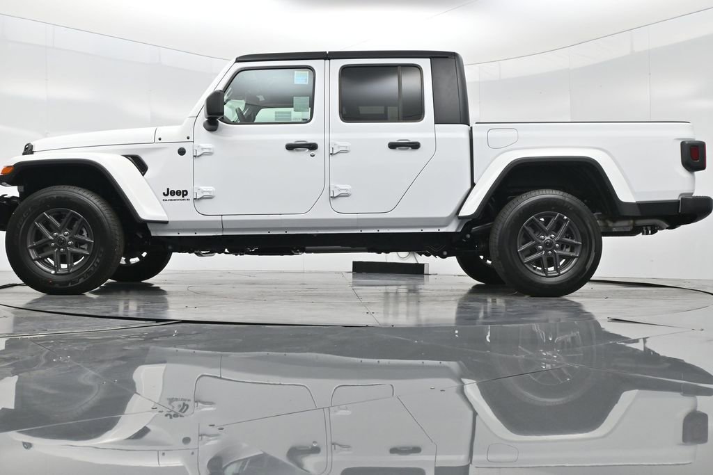New 2025 Jeep Gladiator Sport image 45