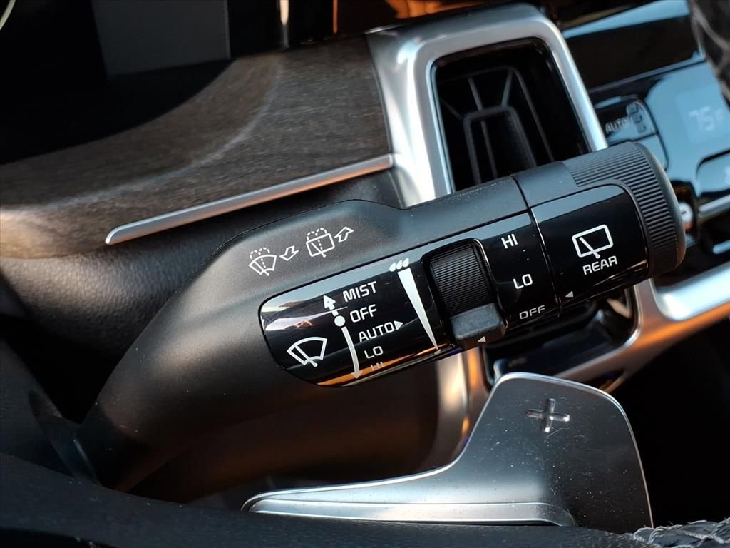 Used 2023 Kia Sorento SX Prestige image 25
