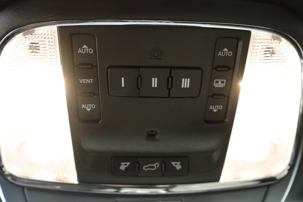 Used 2018 Jeep Grand Cherokee Limited AWD/4WD image 31