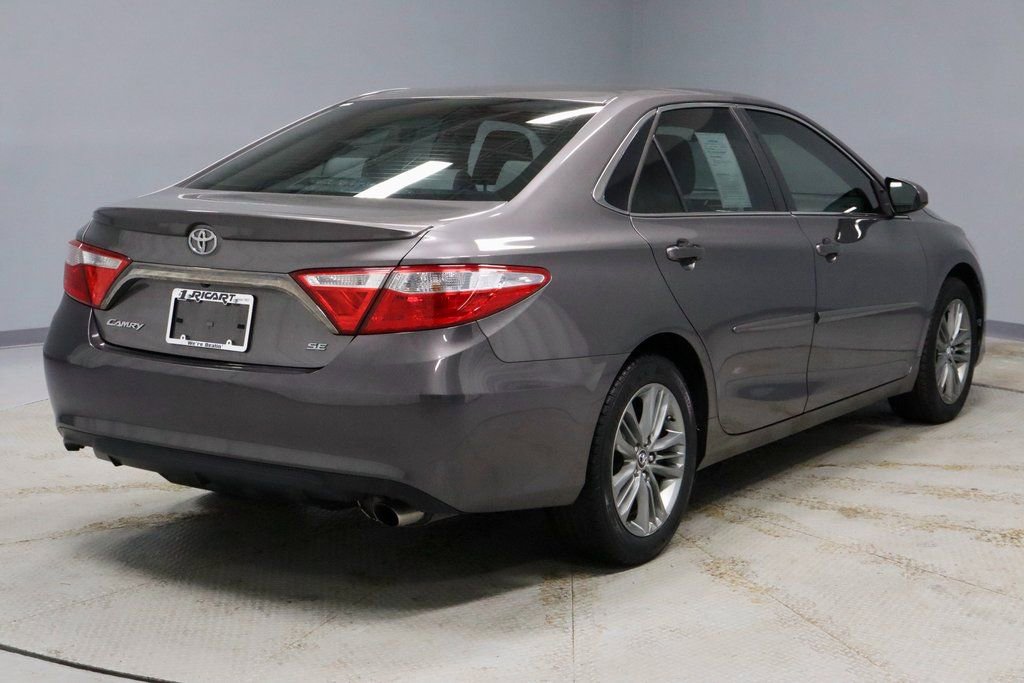 Used 2015 Toyota Camry SE image 11