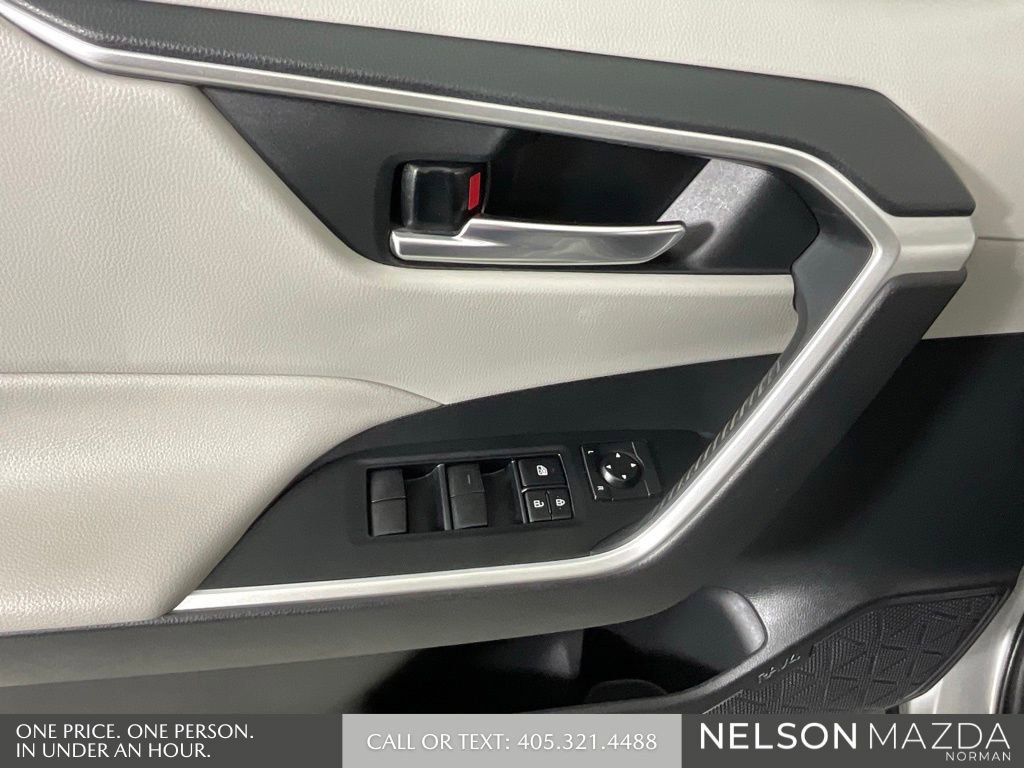 Used 2020 Toyota RAV4 XLE image 17