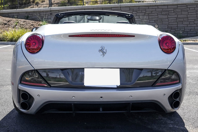 Used 2012 Ferrari California RWD image 7
