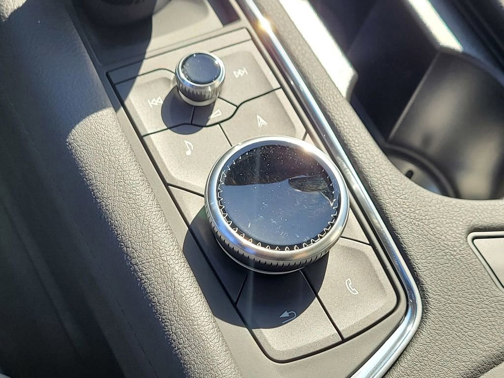 New 2025 Cadillac XT5 Sportv w/ Technology Package image 17